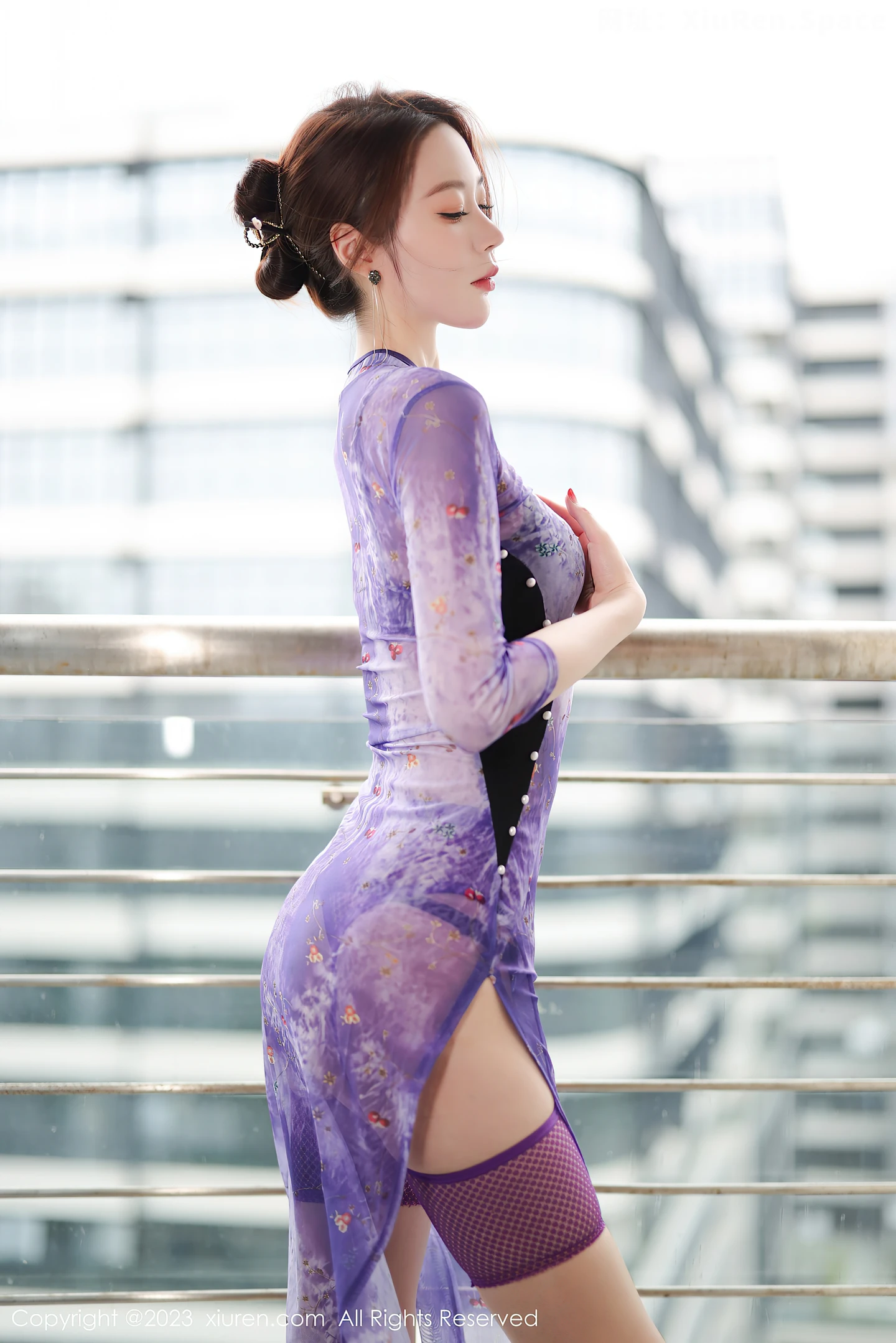 图片[3]-[XiuRen秀人网]VOL.7673 模特梦心玥性感紫色连衣裙露黑色蕾丝内衣配紫丝吊袜诱惑写真86P-秀人网官方网站